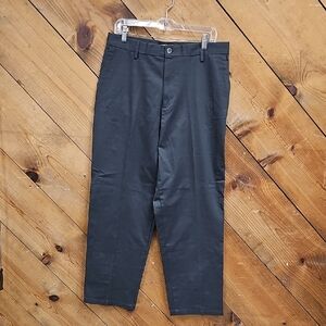 NWT Dockers Signature Khaki Relaxed Fit Pants 33x32